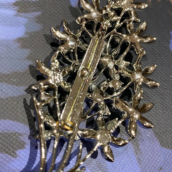 Vintage blue flower brooch - Picture 2 of 3